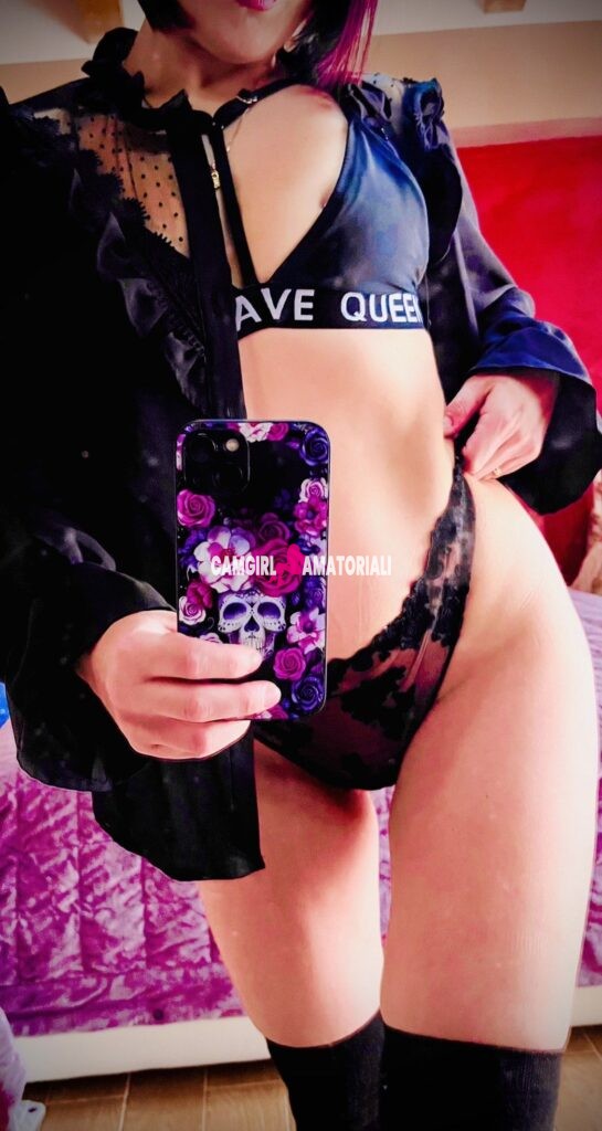 Queen_ 👑 3 | Camgirl Amatoriali Queen_